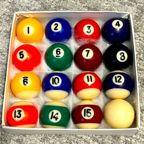 Gebhardt’s The Action 1-1/2" Miniature Pool Ball Set - Picture 1 of 4